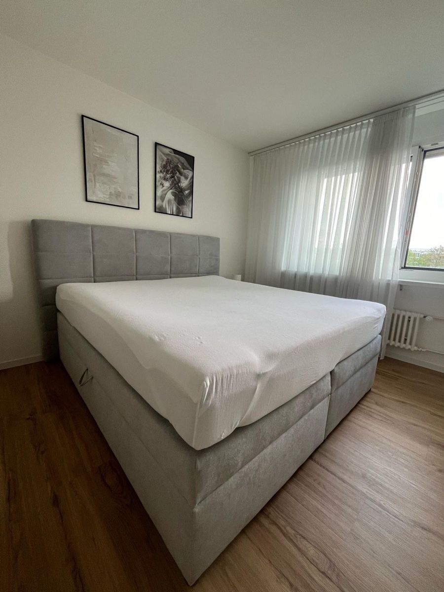 Mömax Betten: Boxspringbett – Gebraucht aus Allschwil von diz_6t97 1