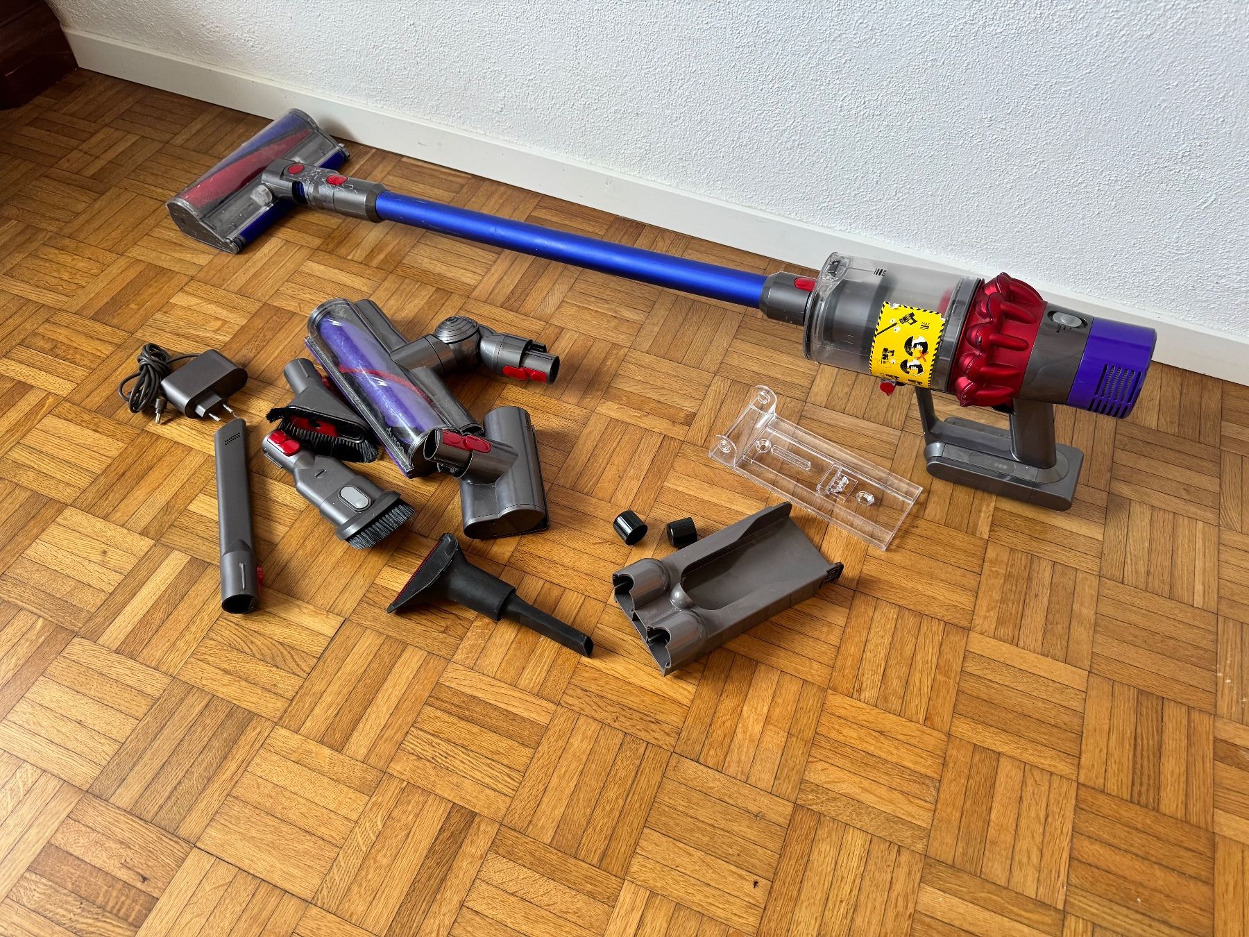 Dyson Aspirapolveri & Accessori: Dyson SV12 Absolute Staubsauger – Usato da frauenfeld venduto da tia01 2