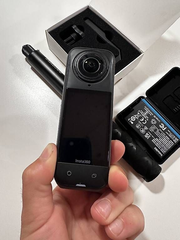 Action Cam: Insta360 X5 Starter Bundle | Garantie bis 08/2027 – D'occasion à Wald AR par WLZ_sports. 1