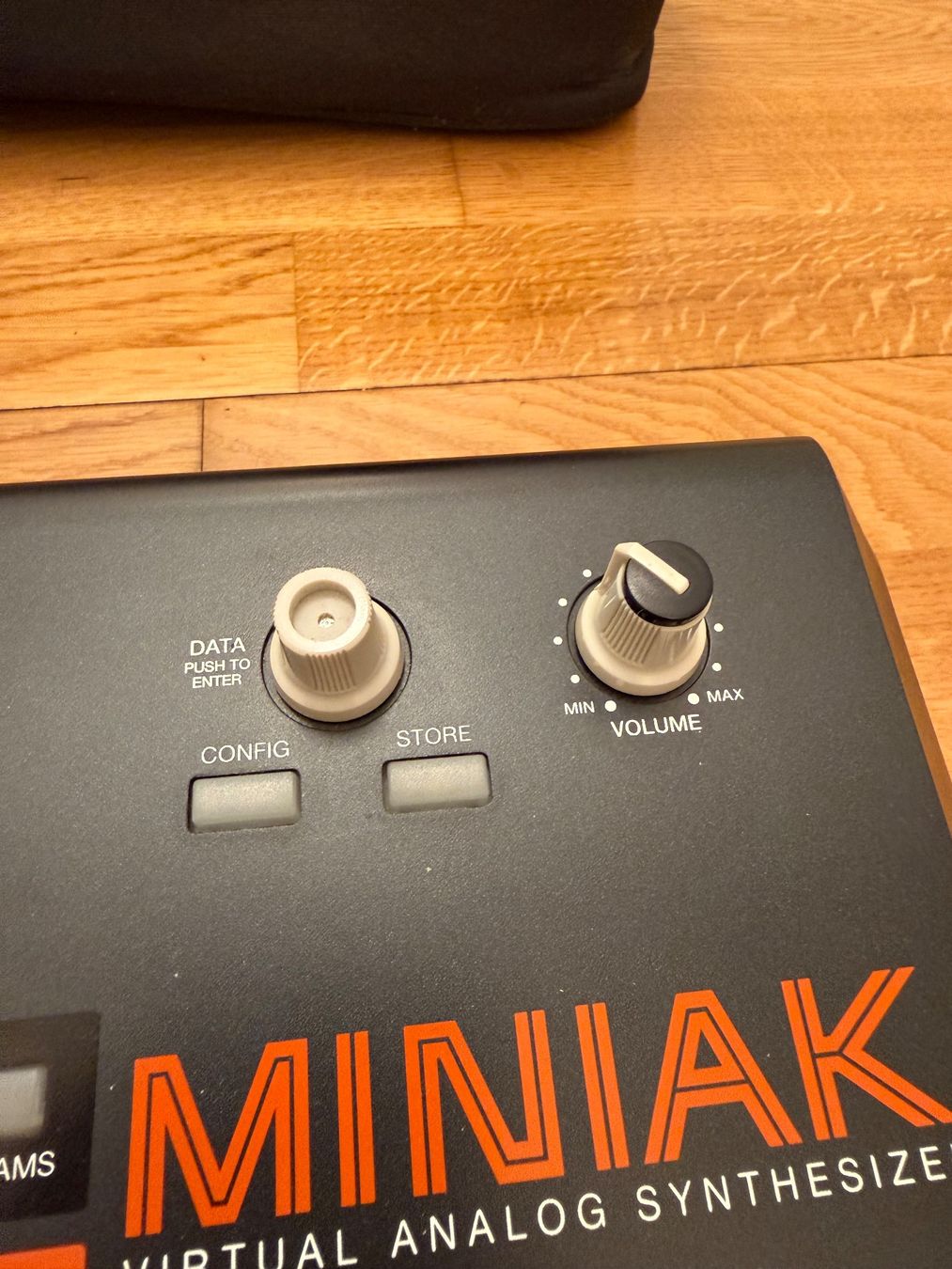 Akai Musikinstrumente: Akai Professional Miniak Vocoder VA Synthesizer – Gebraucht aus Twann von SchniderL 5
