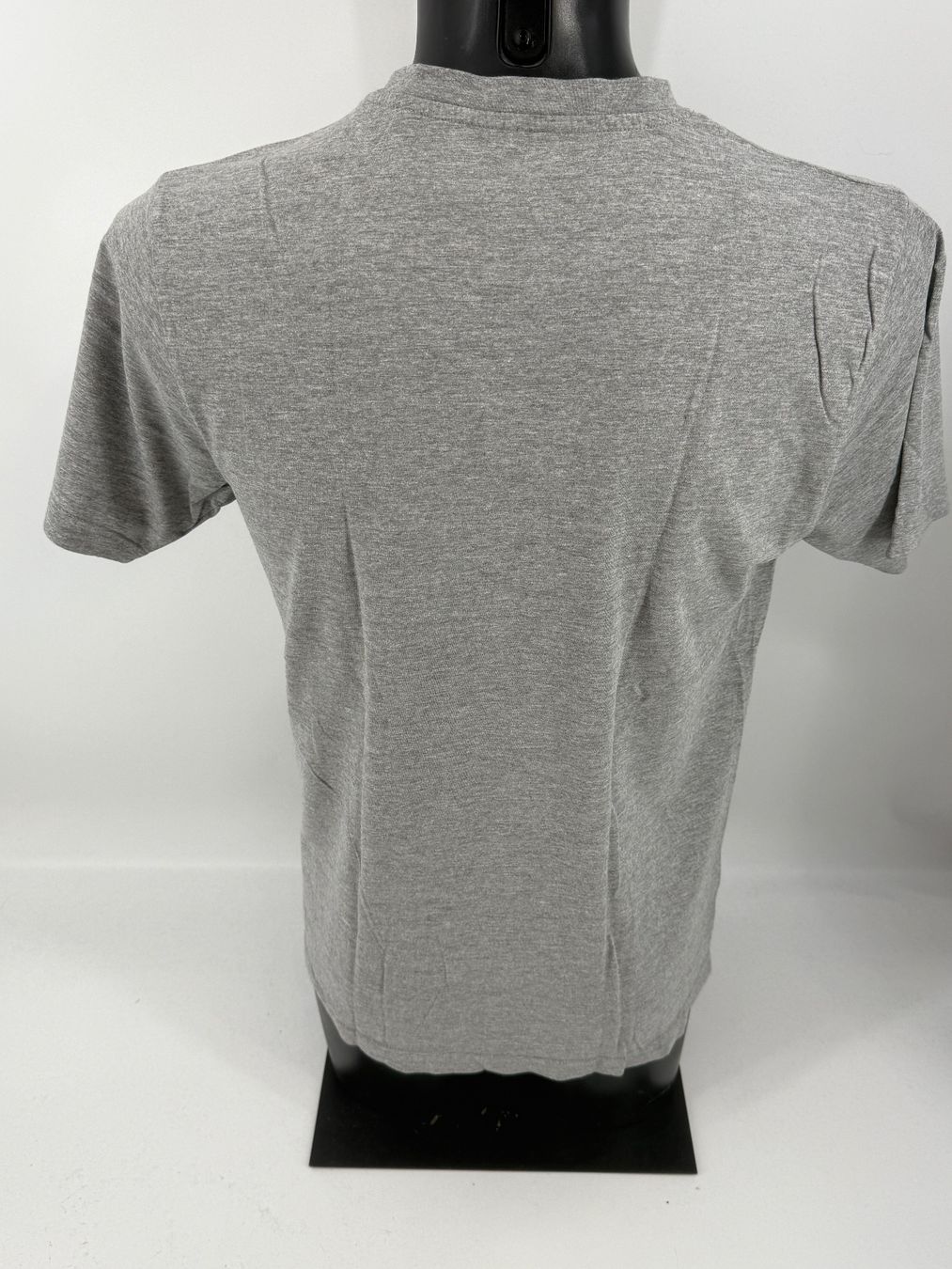 T-Shirts: Basic Shirt Gr. M – Gebraucht aus Auenstein von moin. 1