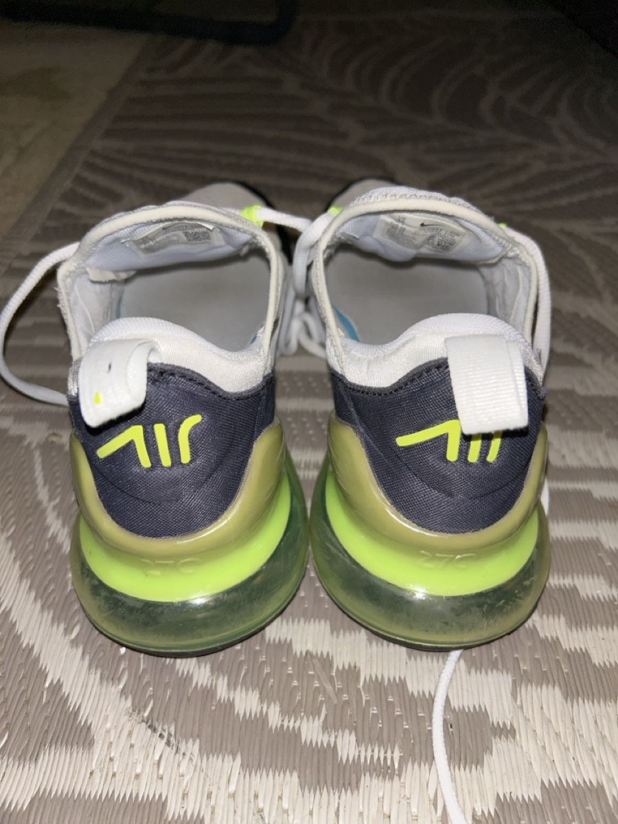 Nike Scarpe da uomo: Nike Air Max 270 GRÖSSE 44 – Usato da Oetwil am See venduto da dar_r89b 1