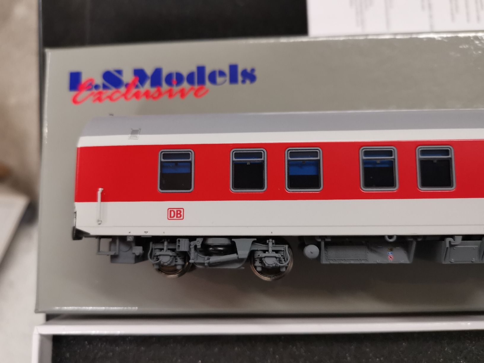 LS Models Modelleisenbahnen: LS MODELS 46027 DB Schlafwagen Ep. 5-6 – Gebraucht aus Muri b. Bern von  3