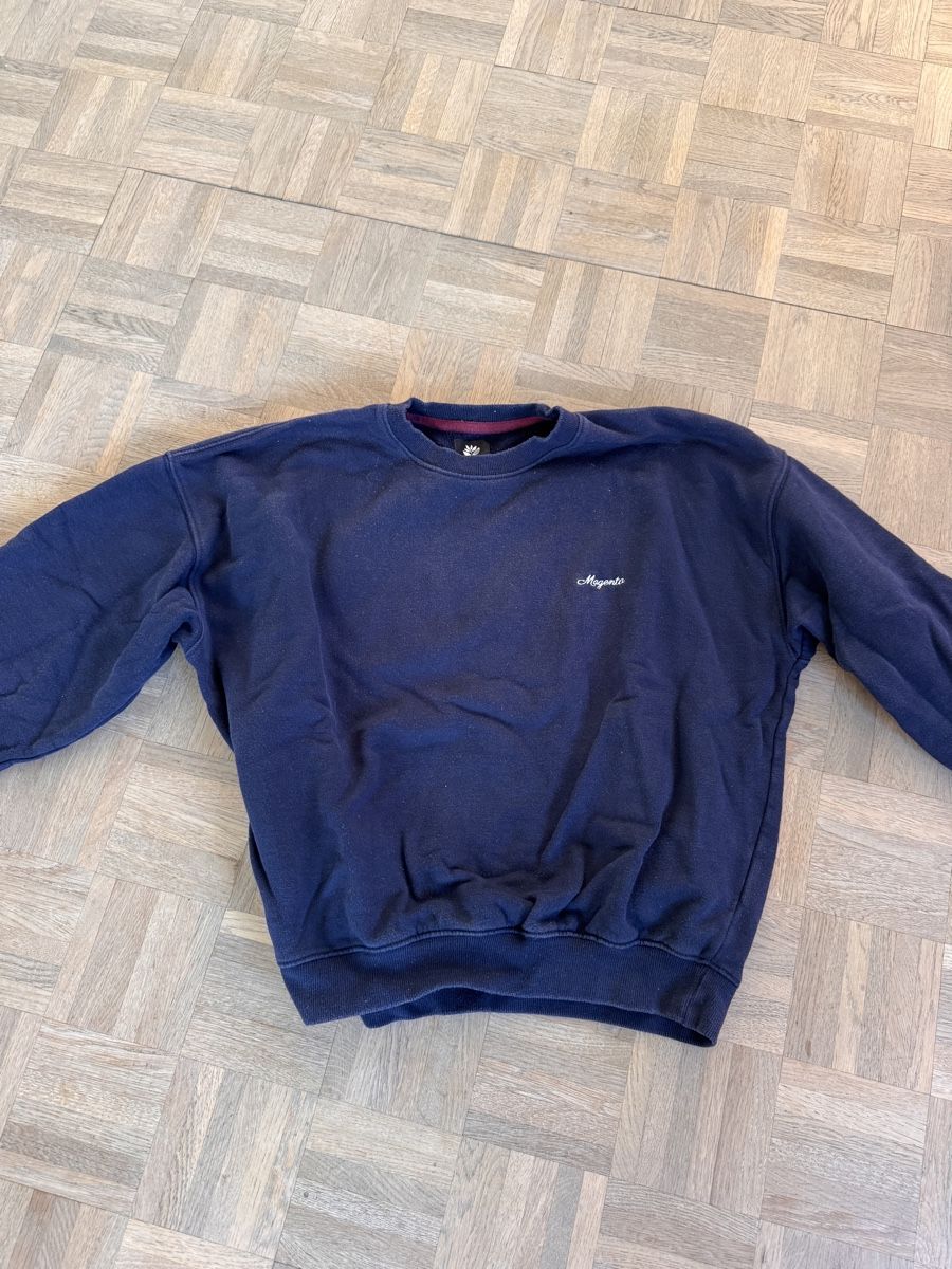 Pullover & Sweatshirts: Magenta Pullover Royal Blau Grösse M – Gebraucht aus Luzern von konsi6006 1