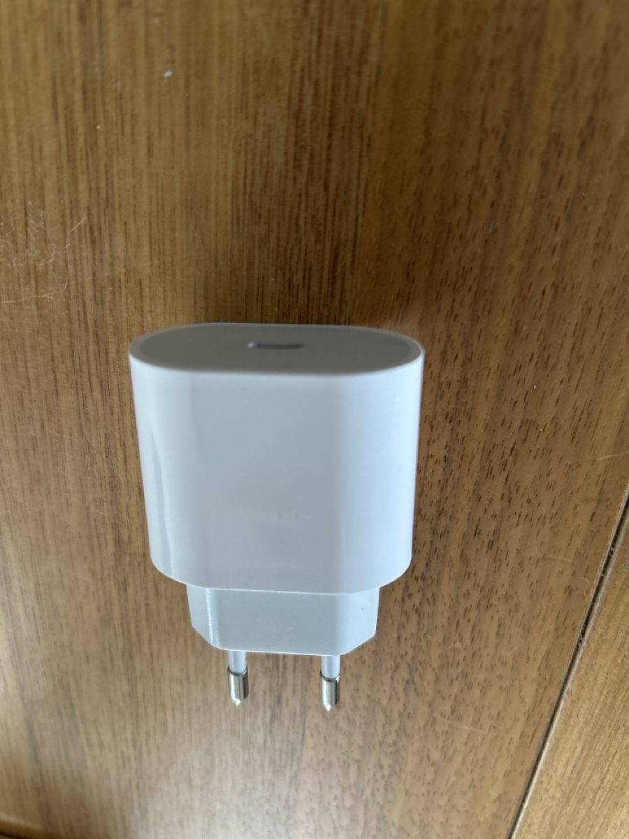 Lecteurs & Adaptateurs: 20W USB-C Charger, Power Adapter, fast charging – D'occasion à Muttenz par luui97