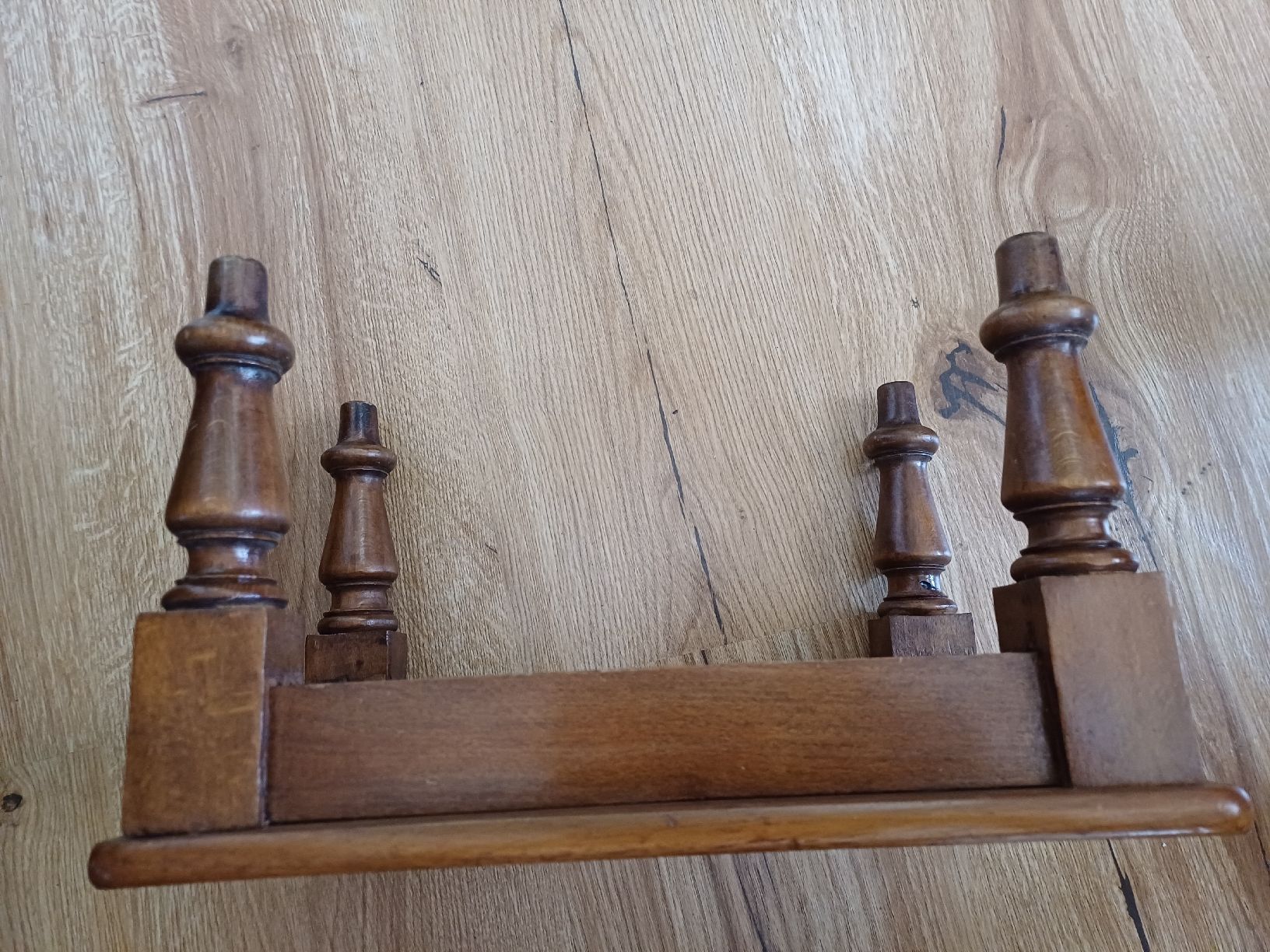 Articoli in legno: Nussbaum Schemmel – Usato da Flawil venduto da Naphtali 9