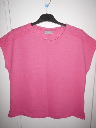 T-shirt rose T. M