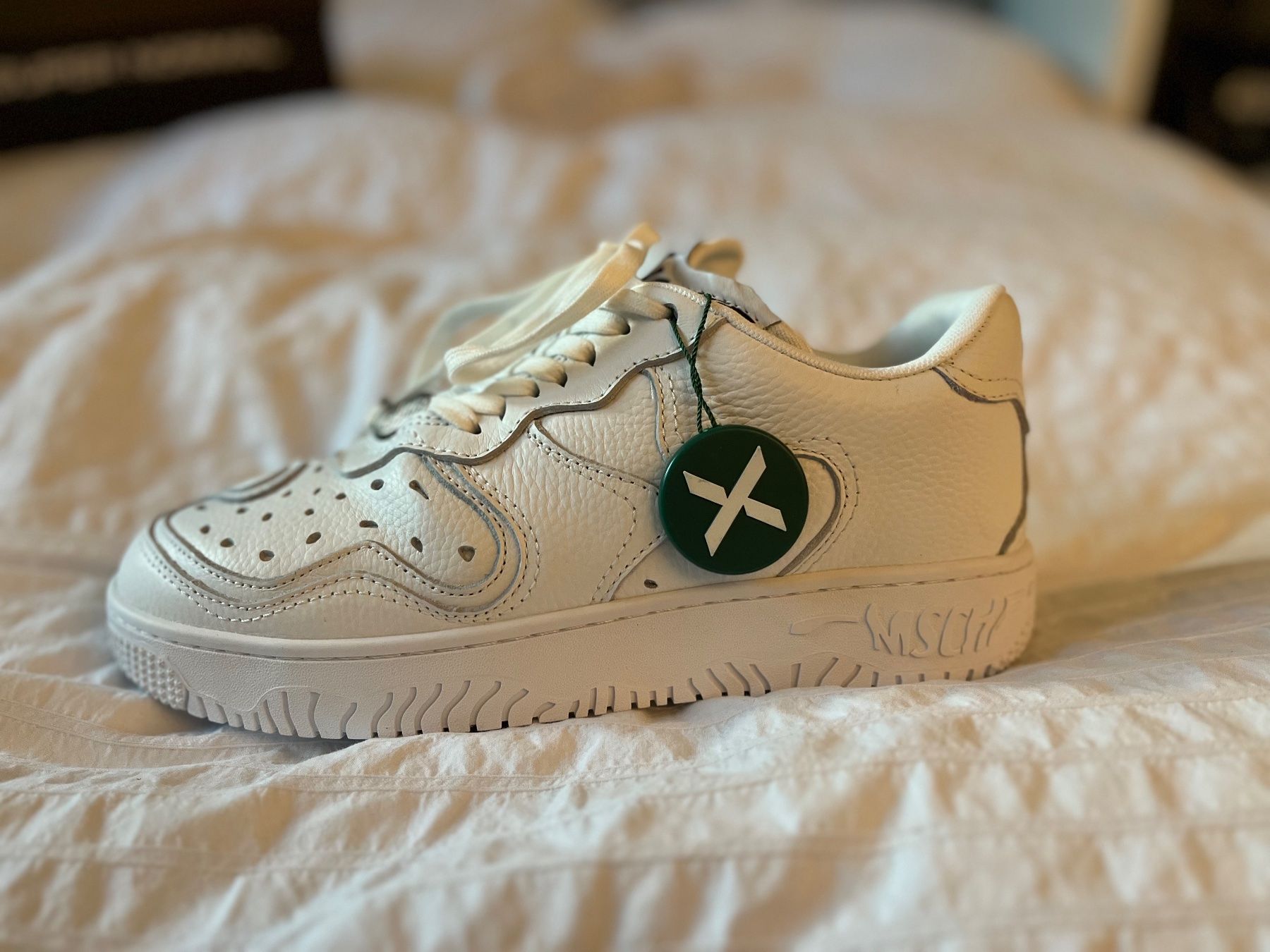 Scarpe da uomo: MSCHF Sneaker Neu – Nuovo e nell'imballaggio originale da Mosnang venduto da ajdan74