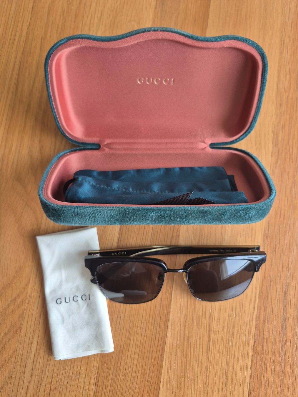 Gucci Occhiali & Lenti: Sonnenbrille mit rechteckigem Rahmen – Usato da Möriken AG venduto da thi_2mwh
