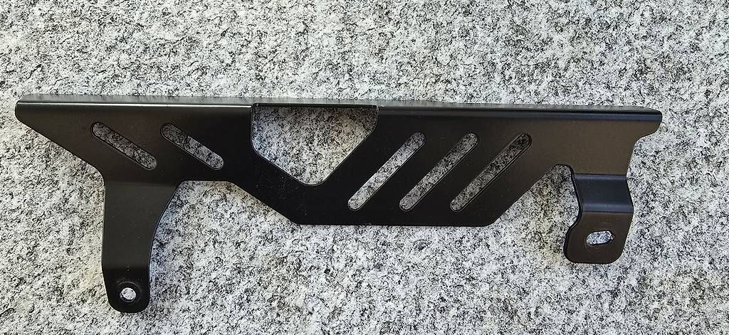 Ersatzteile: Triumph Kettenschutz Aluminium  – Gebraucht aus Freienwil von Derendingerag