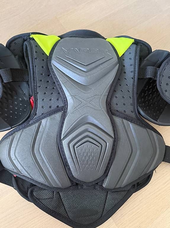 Bauer Protections: Bauer Brustpanzer 2xpro – D'occasion à Gümligen par xifenglie 1