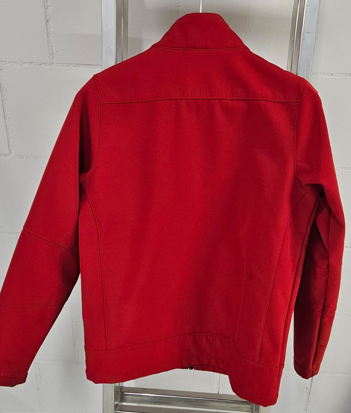 Giacche: Softshelljacke rot Gr 152 – Usato da Bönigen venduto da mon_8fw5 1