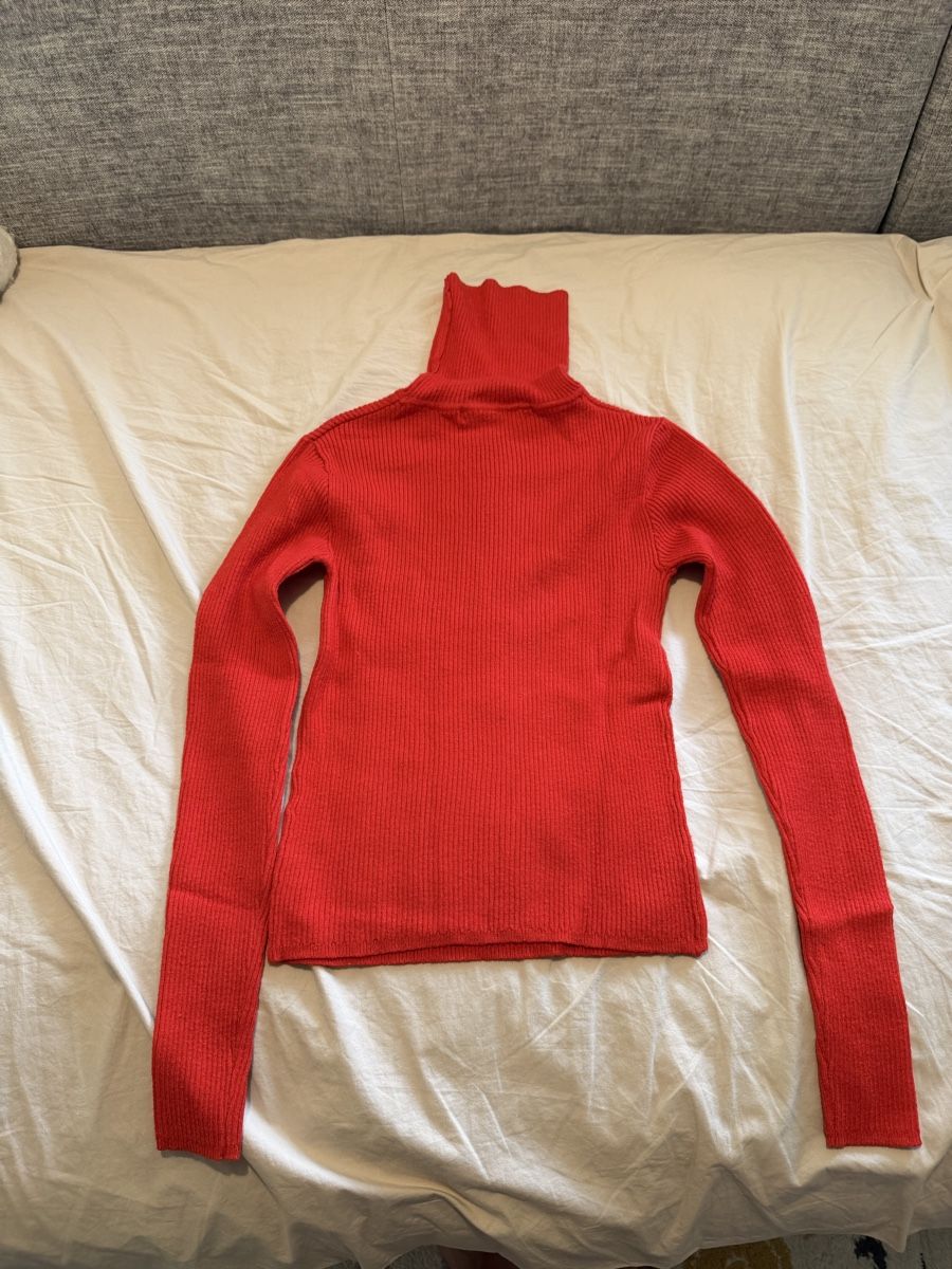 Maglioni & Felpe: Pull&Bear pull col roulé rouge taille M bon état – Usato da Grabs venduto da DidiPop290