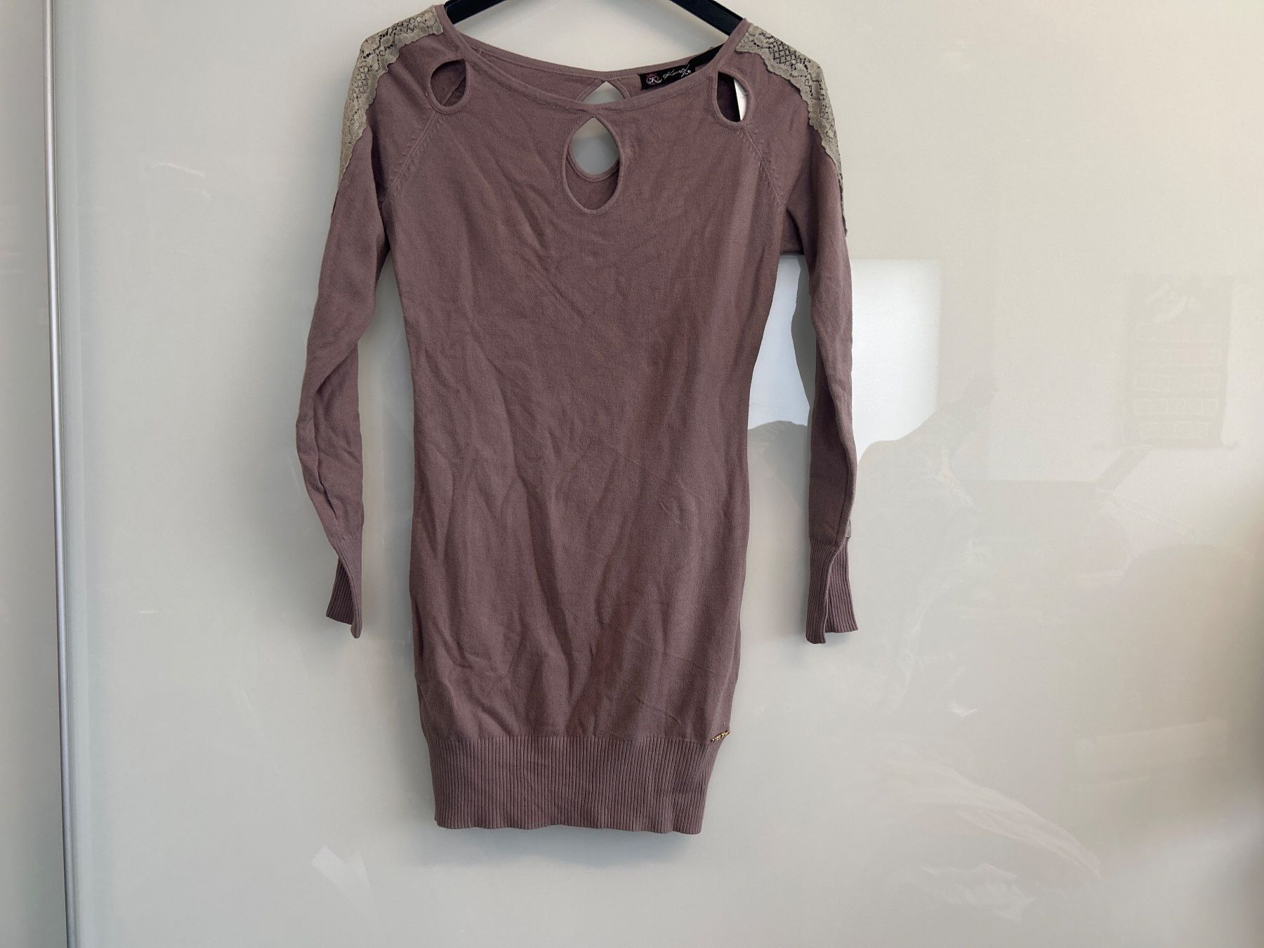 Maglioni & Felpe: Pullover Lang Figurbetont mit Spitze 1 Size Neu – Nuovo e nell'imballaggio originale da Regensdorf venduto da Spyke55