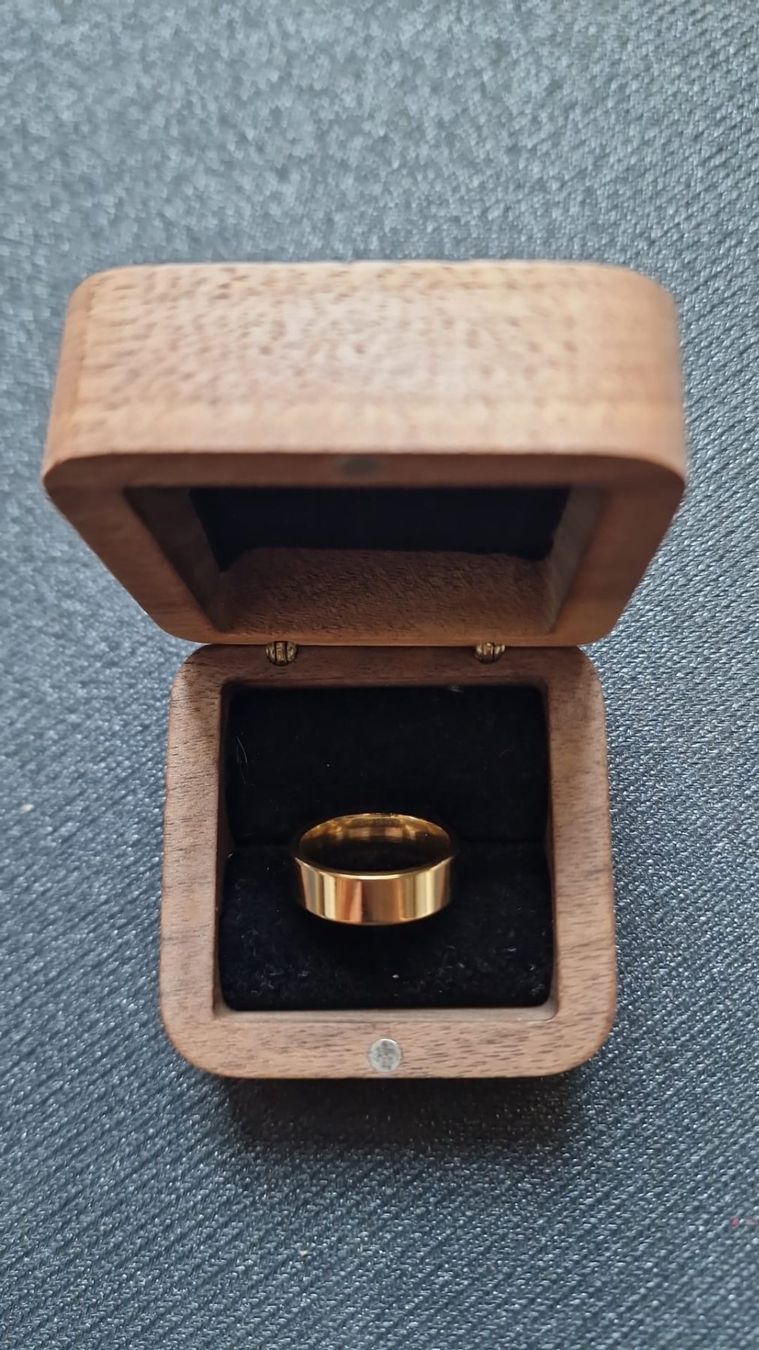 Ringe: Ring chromstahl, goldfarbend Grösse 54 – Neu (gemäss Beschreibung) aus St.Gallen von Dombidor