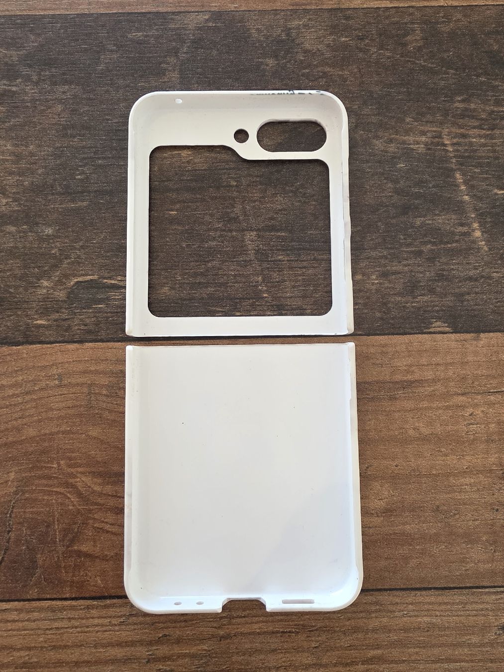 Samsung Telefoni cellulari / Smartphones: Handyhülle Samaung Galaxy Z Flip 5 – Usato da Solothurn venduto da leo_8kdh 1