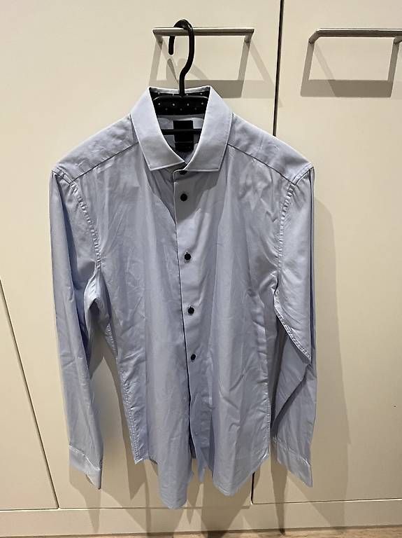Hemden: Hemd H&M hellblau – Gebraucht aus Zürich von BigRock89