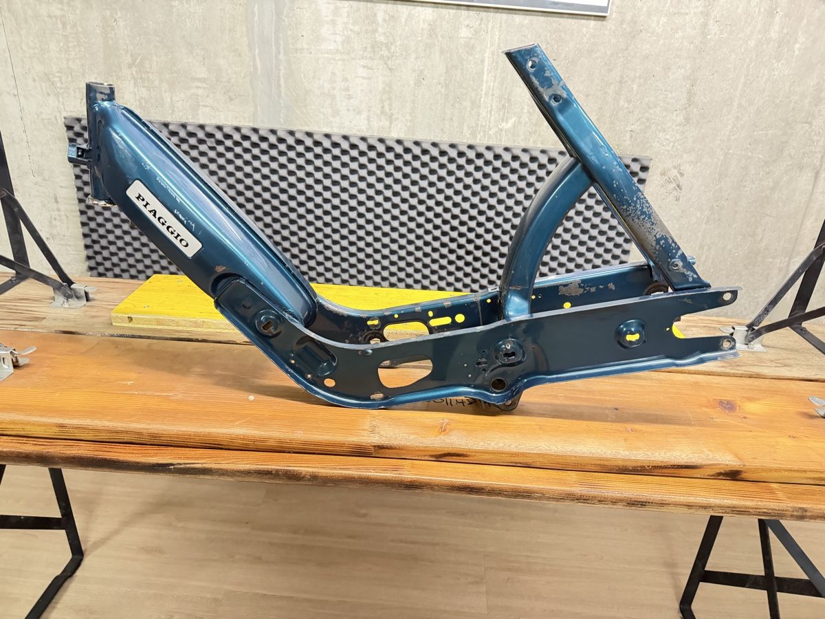 Piaggio Ciclomotori: Cadre Piaggio Ciao – Difettoso da Les Acacias venduto da Alfredani