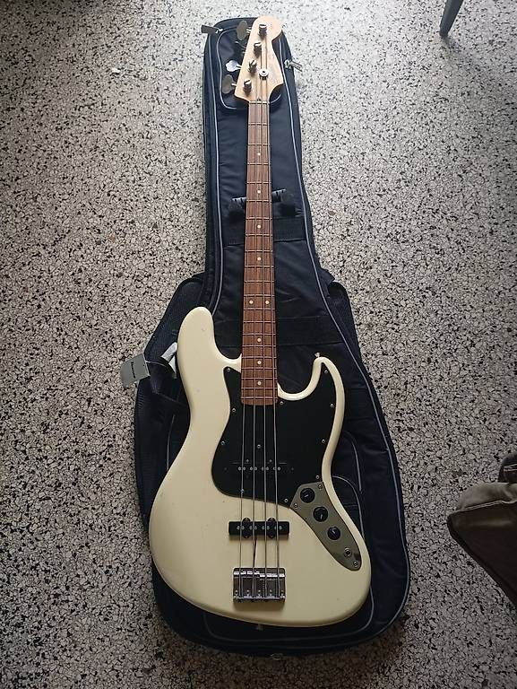 Squier Strumenti musicali: Fender Jazz Bass squier 1991 – Usato da Basel venduto da Petergunn