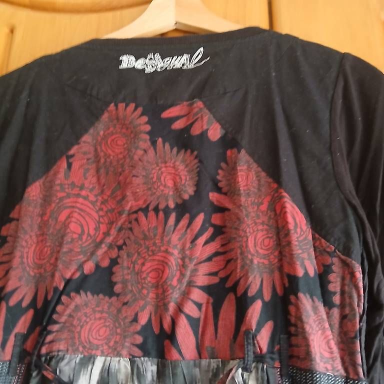 Vestiti: Robe desigual, très originale – Usato da penthaz venduto da Sunflower6565 3