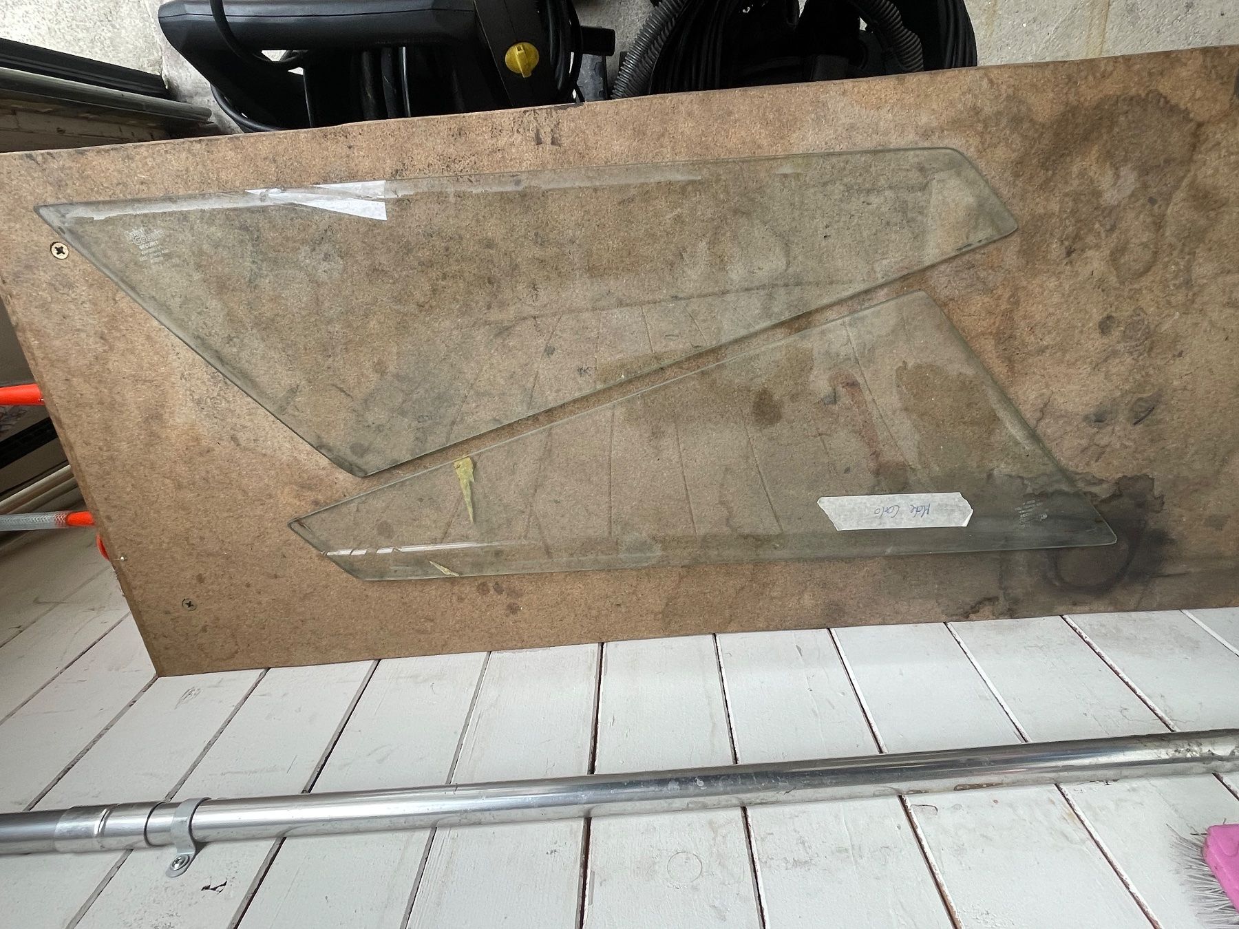Lancia Tutti pezzi di ricambio auto: Lancia Beta Montecarlo Scheibe hinten rechts – Usato da Romanshorn venduto da BillyTG 1