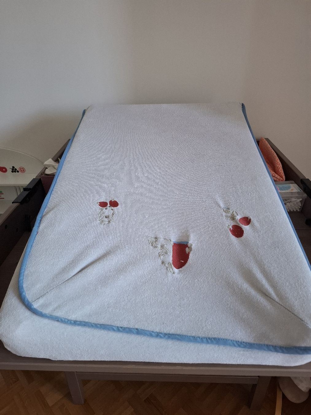 Ikea Wickeltisch & Zubehör: table a lange/ commode et accessoires a langer – Neu (gemäss Beschreibung) aus Morges von pat_6kvt 2