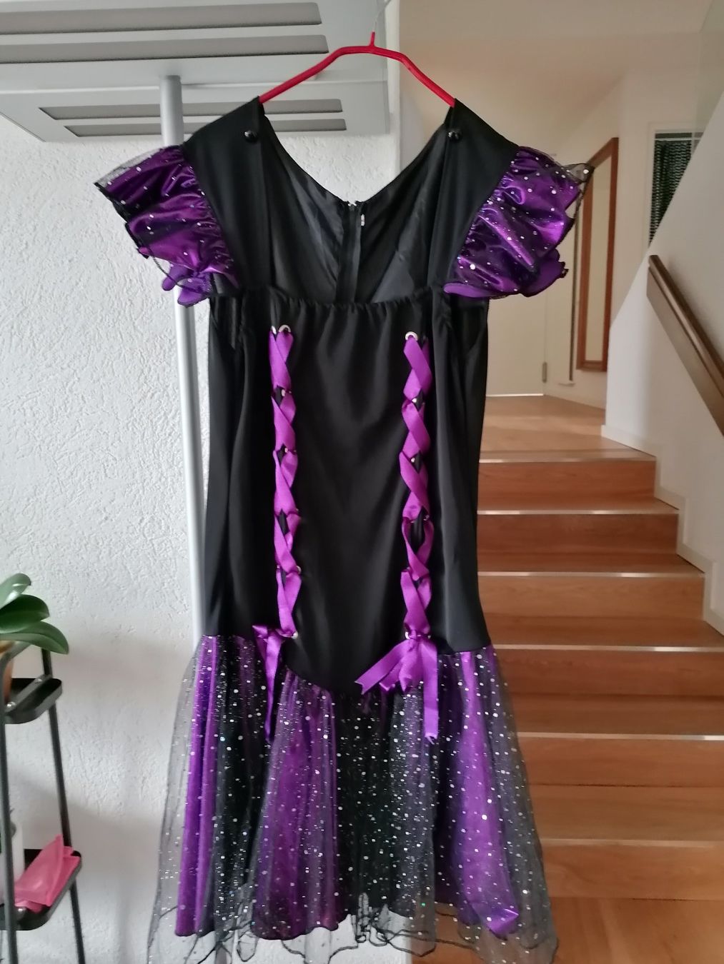 Costumi: Kostüm oder Fasnachtskleid – Usato da Geroldswil venduto da carcan1707