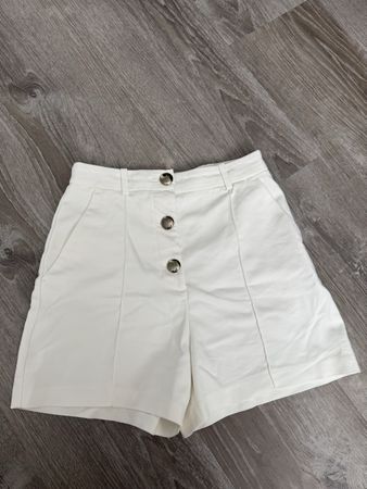 ZARA Weiss Button-Shorts Gr. S  ☀️