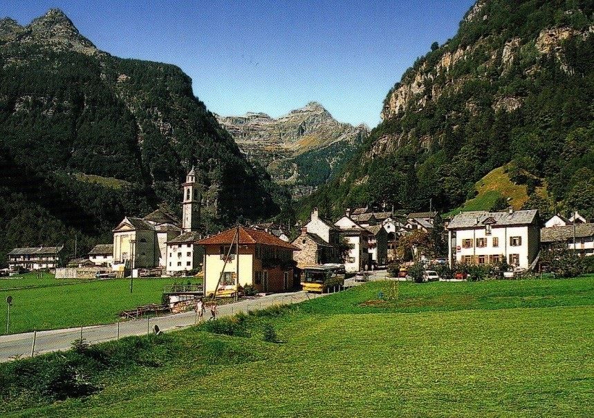 Cartes postales: SONOGNO Ansicht mit Postauto – D'occasion à Jona par philajona 1