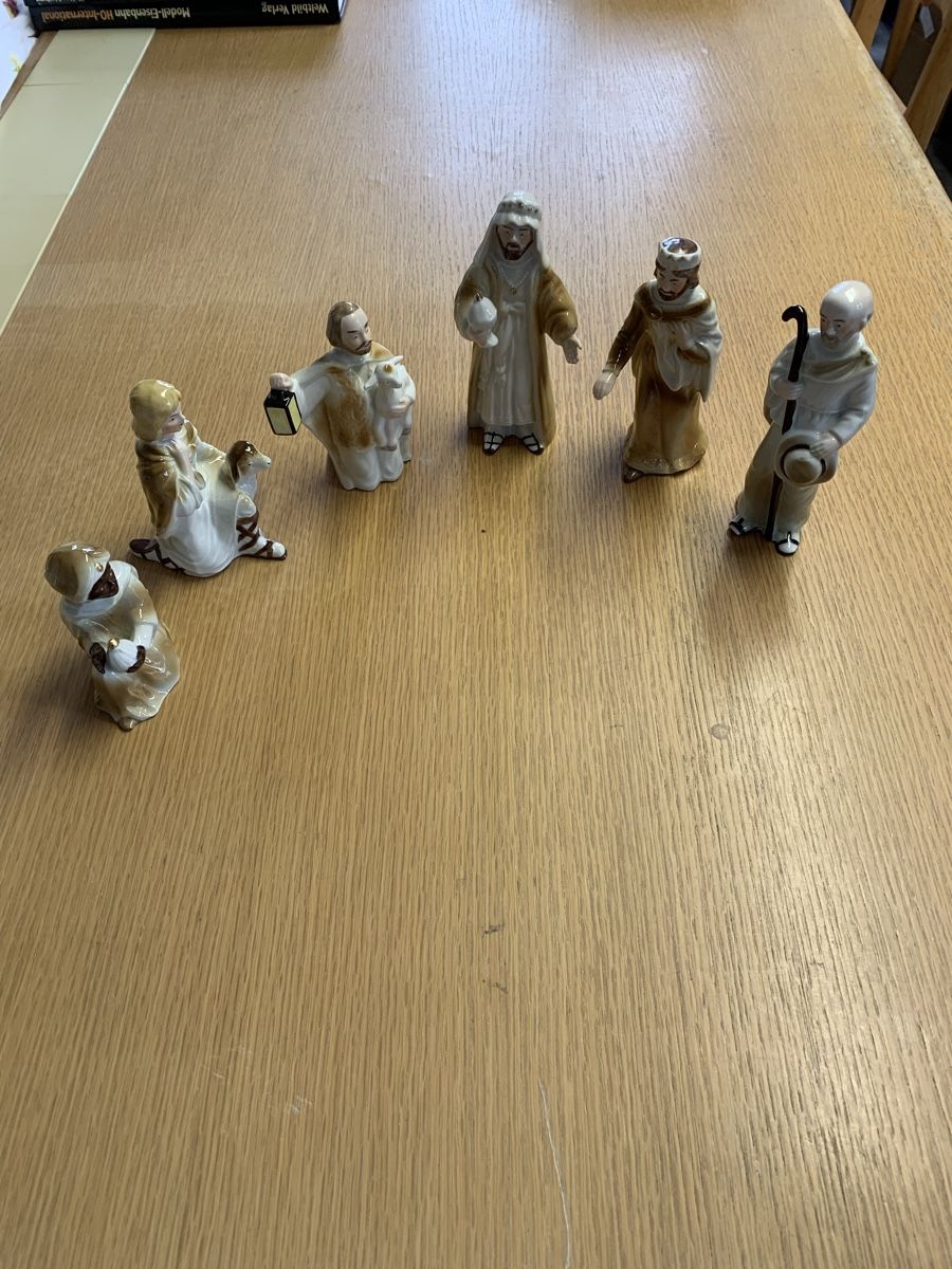 Statuette: Krippenfiguren aus Keramik, schon etwas Älter – Usato da Winden venduto da EmilNeu