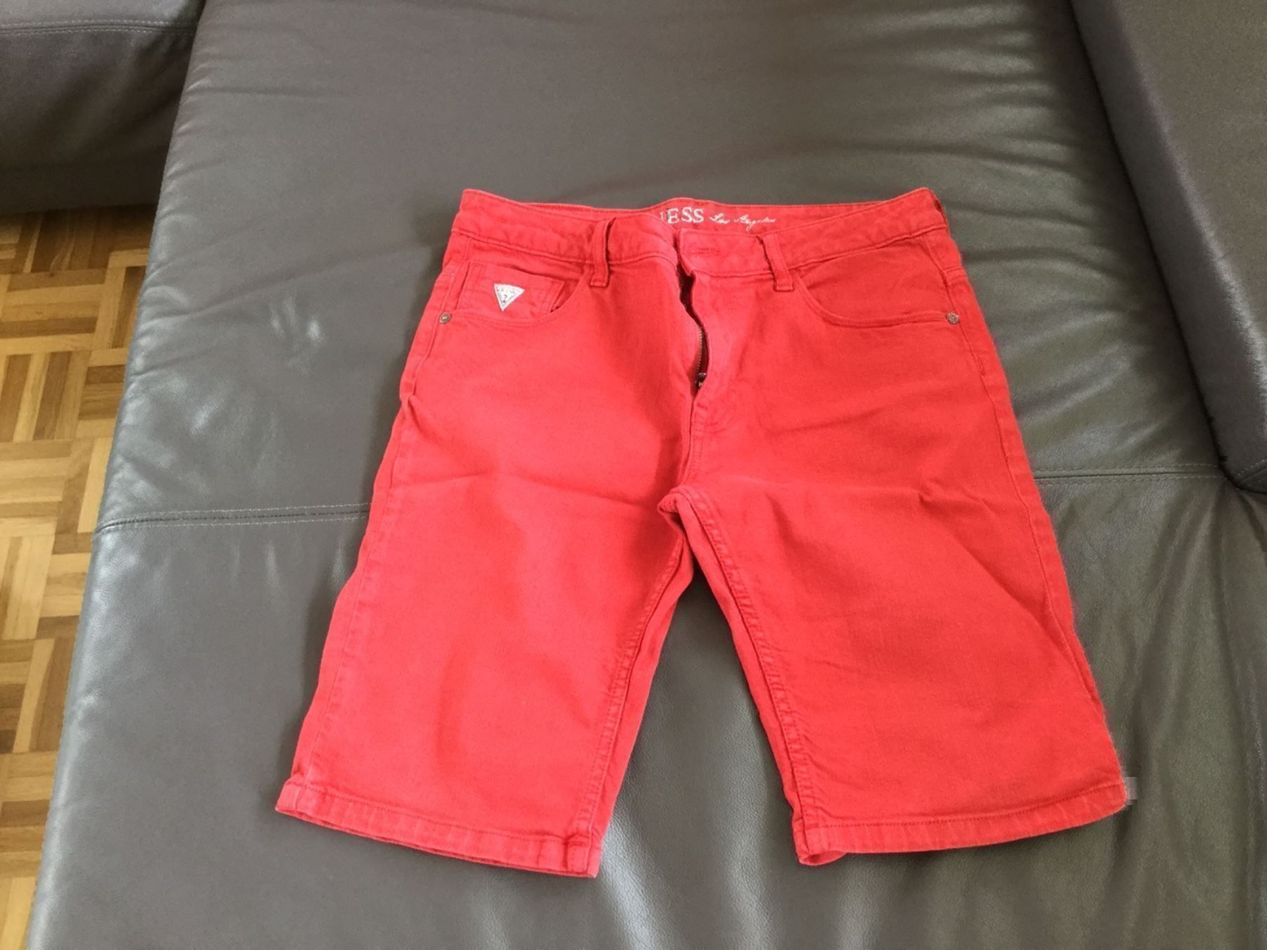 Guess Hosen: Lässige Shorts – Gebraucht aus Horw von Benny017