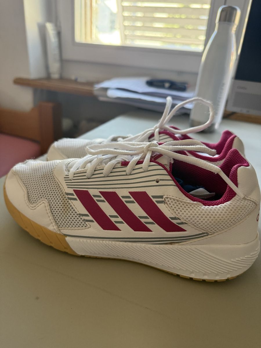 Adidas Scarpe da donna: Adidas Schuhe Grösse 38.5 – Usato da Biel/Bienne venduto da Jrsy_pha