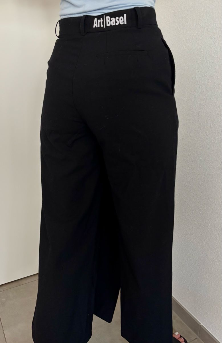Pantalons: ArtBasel pants 2026 – Neuf avec emballage d'origine à Basel par mal_vf87 2