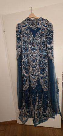 Abendkleid blau mit Pailletten und Perlen lang elegant