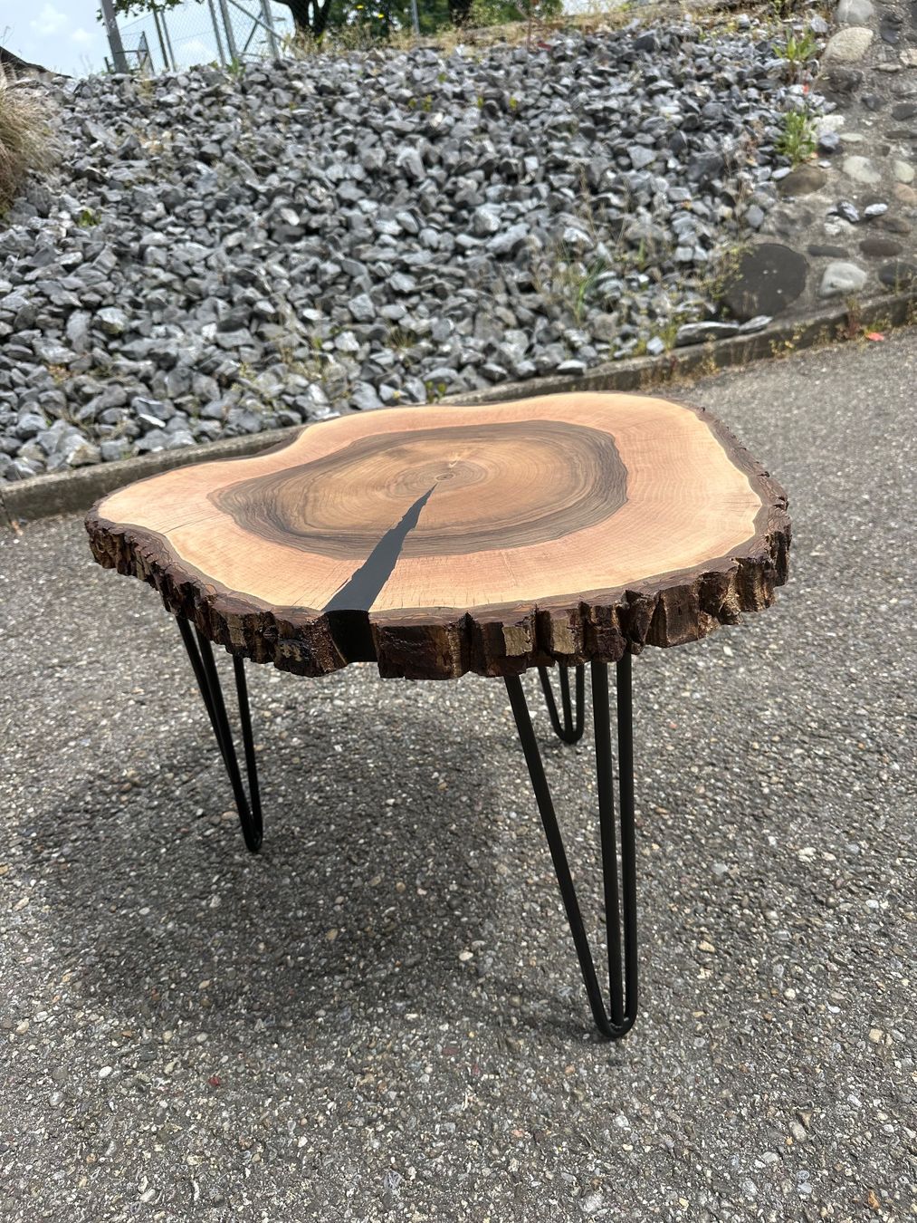 Tavoli: Schweizer Nussbaum Salontisch Massiv 45mm – Nuovo (secondo la descrizione) da Zürich venduto da stefano29482