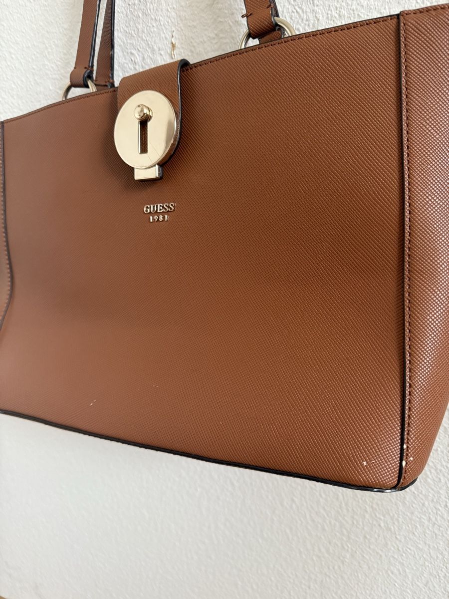 Guess Taschen für Damen: Guess Tasche Braun – Gebraucht aus Belp von Lu96 1