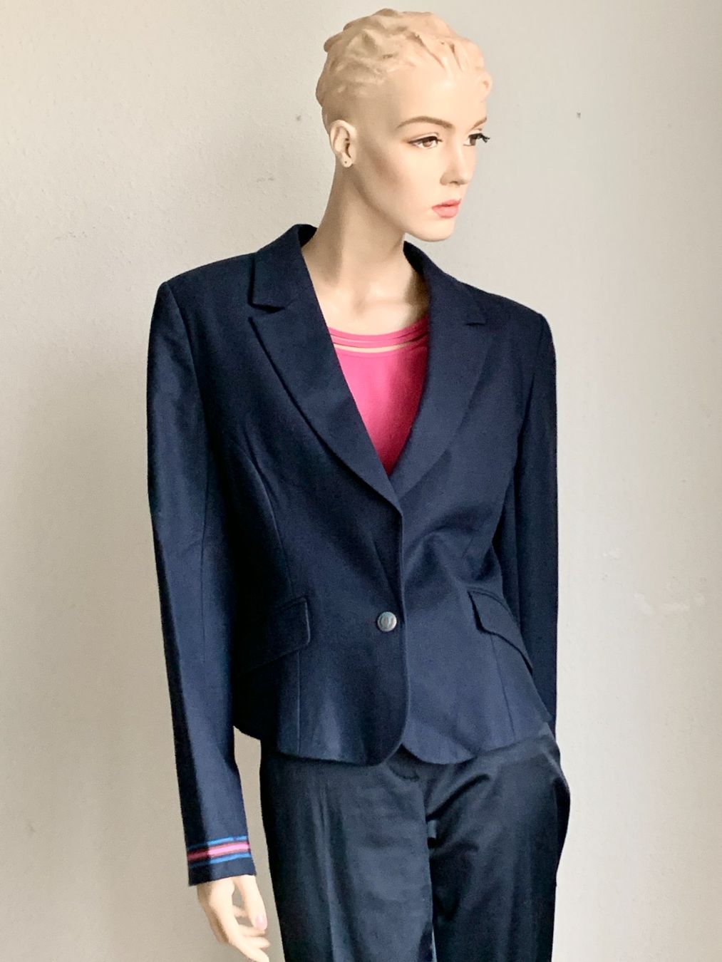 Lotti di vestiti: Kombination von Blazer Matthew Williamson / Hose / Top – Usato da Kloten venduto da Nephty 2