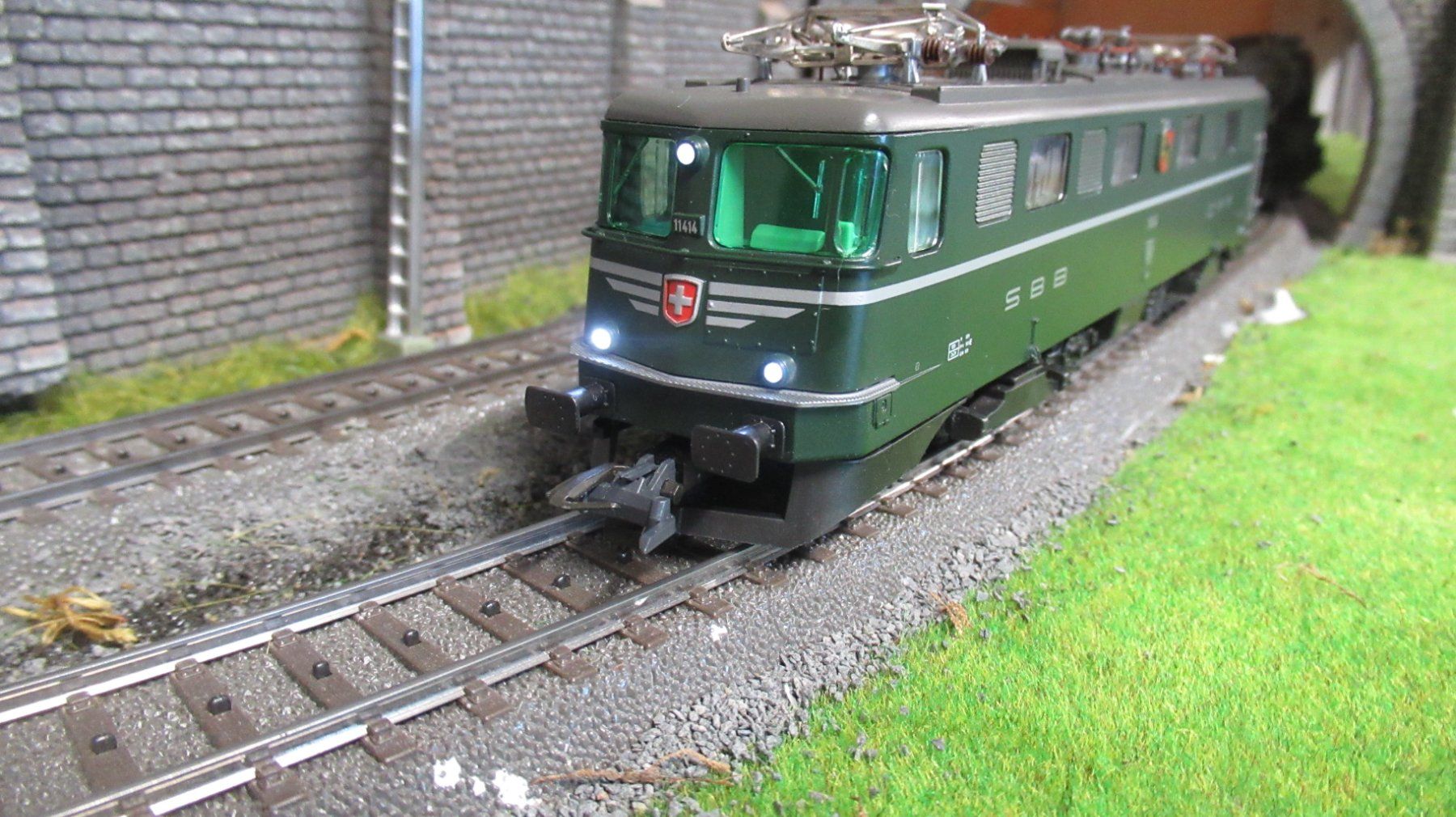 Märklin Modelleisenbahnen: Märklin Ae 6/6 "Bern"  Digital MFX platine LED – Neu (gemäss Beschreibung) aus Martigny von nevada98 3