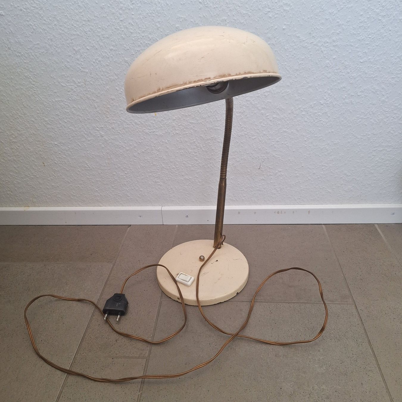Lampade: Vintage Lampe Halbkugelschirm – Usato da Basel venduto da Kunterbunt12