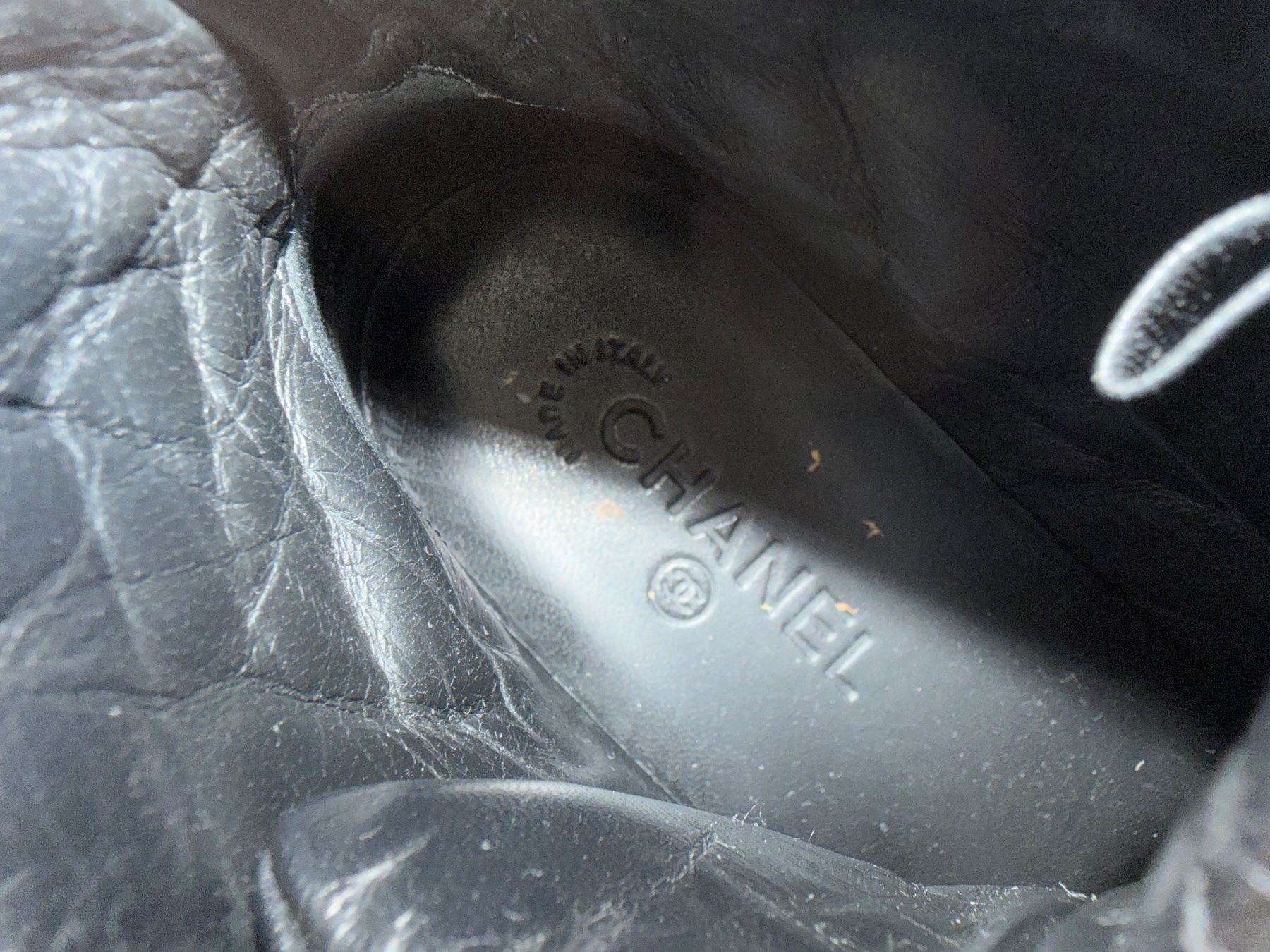 Chanel Scarpe da donna: Chanel High Top Sneaker – Usato da Arlesheim venduto da FabiKl 2