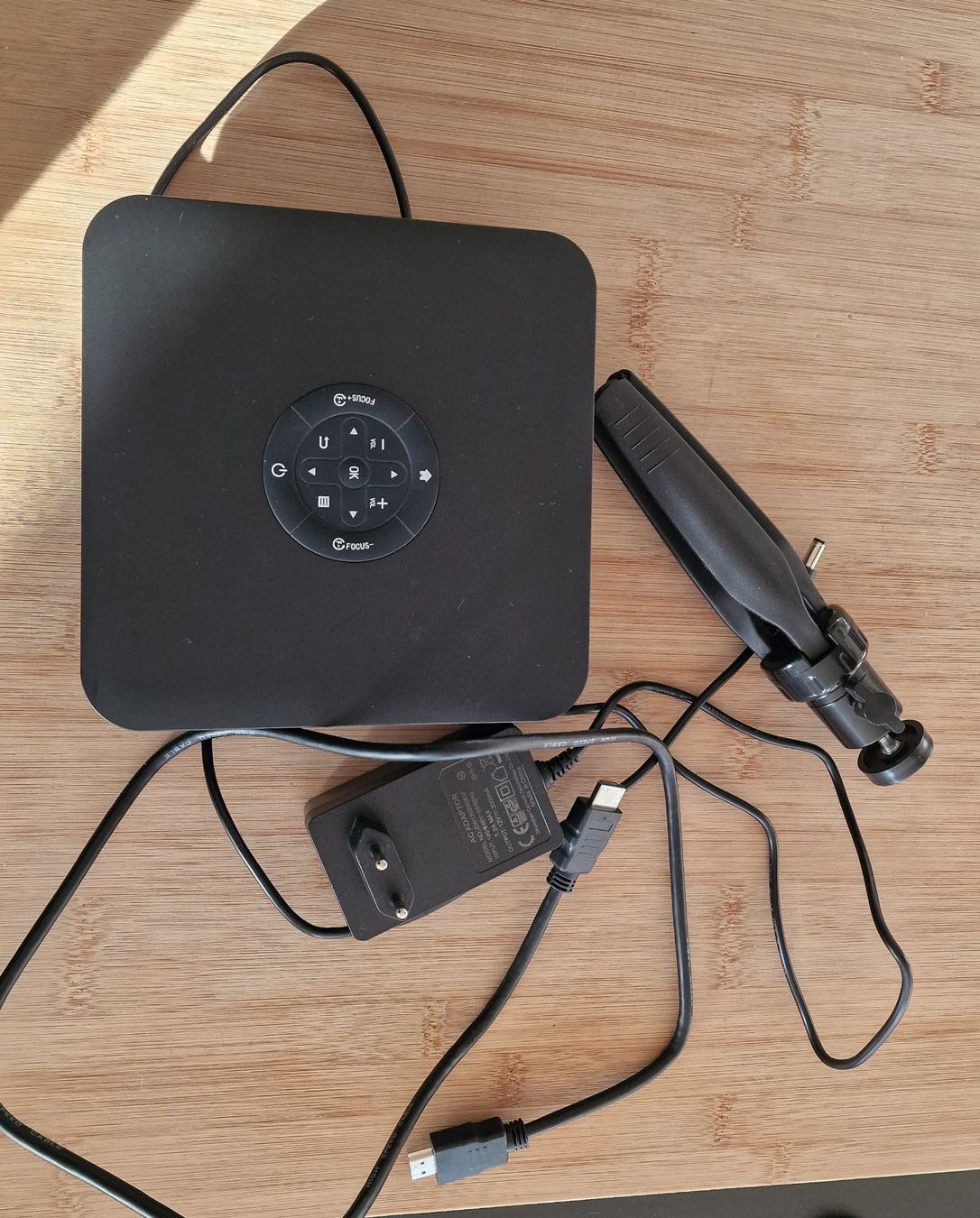 Videoprojektoren: Minibeamer, Mini Beamer Projektor K1 – Gebraucht aus Nebikon von Japostyle
