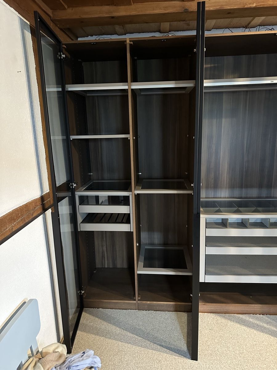 Armadi: Kleiderschrank – Usato da Biezwil venduto da Suter389 5