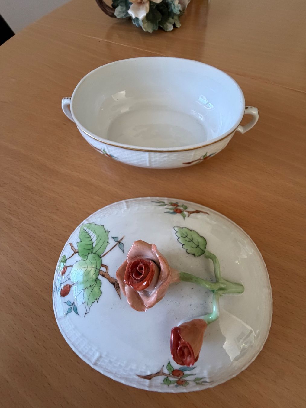 Herend Schalen: Herend Deckel Dose mit Rose in der Farbe orange – Gebraucht aus Nussbaumen AG von normajeanbaker 3
