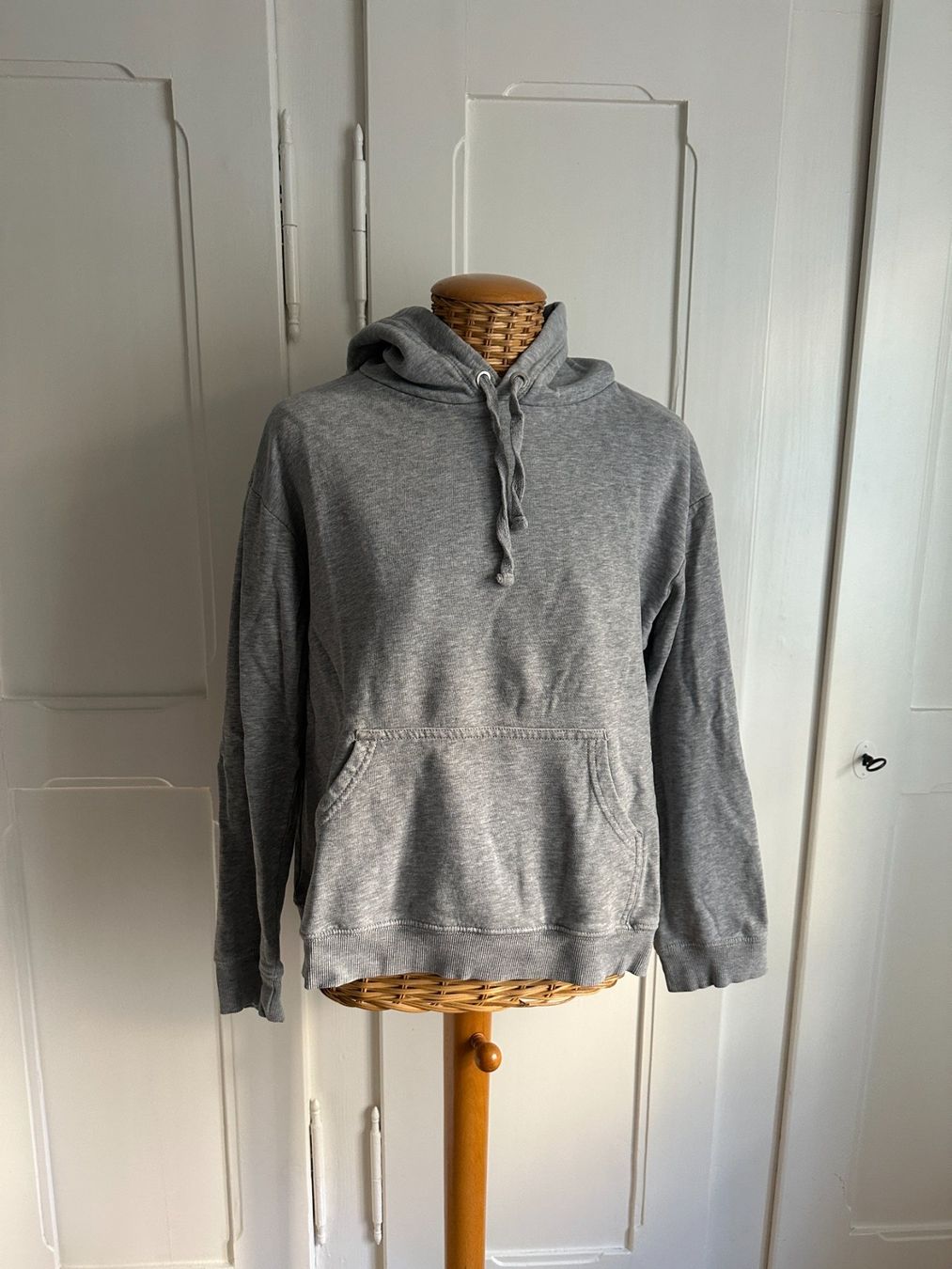 H&M Maglioni & Felpe: Hoodie Sweatshirt hellgrau meliert S – Usato da Zürich venduto da Diazaio