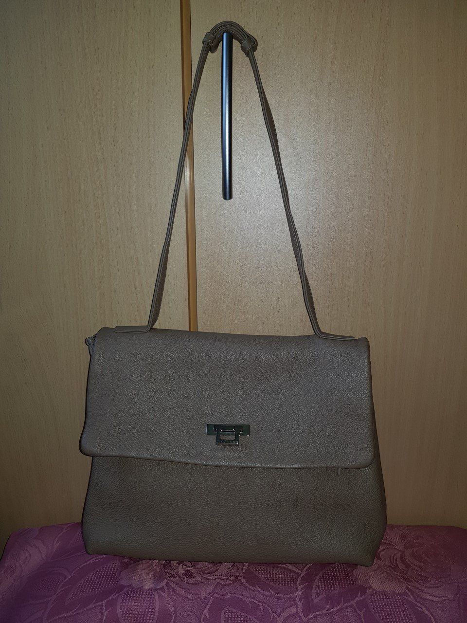 Borse da donna: Unützer Leder Handtasche – Usato da Basel venduto da chien008 5