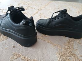 Plateau Sneaker schwarz gebraucht in gutem Zustand