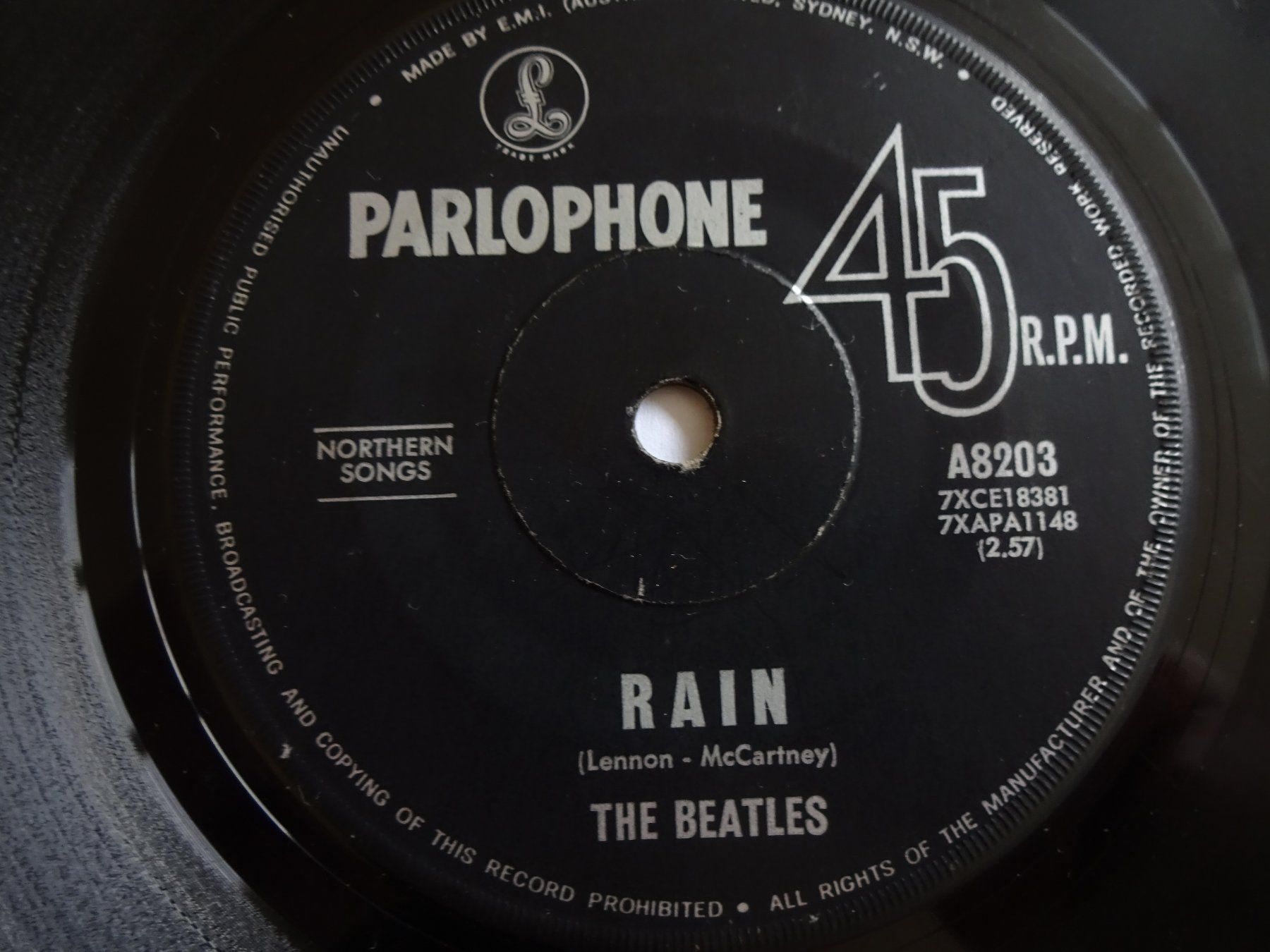 Dischi in vinile: 1966  -  Single  - Beatles "Rain" und "Paperback Writer" – Usato da Cham venduto da mktreasure 1
