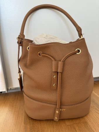 DKNY Beuteltasche Leder braun neuwertig