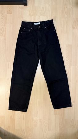 Pantalon gris/noir baggy Bershka taille EU 34