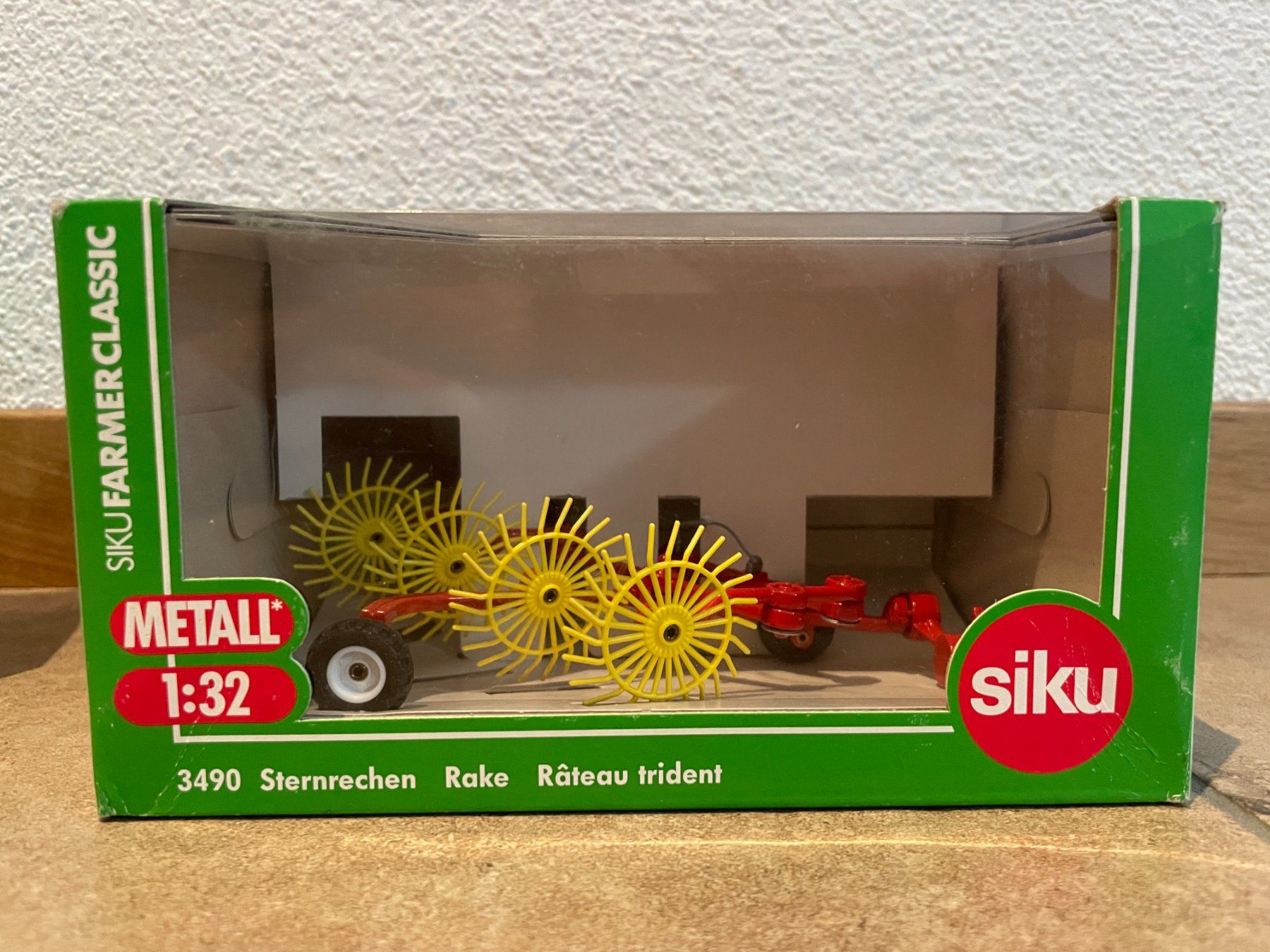 Lanz Bulldog Traktoren: SIKU Lanz Bulldog mit Sternrechen – Neu und originalverpackt aus Kreuzlingen von Stefan1150 2